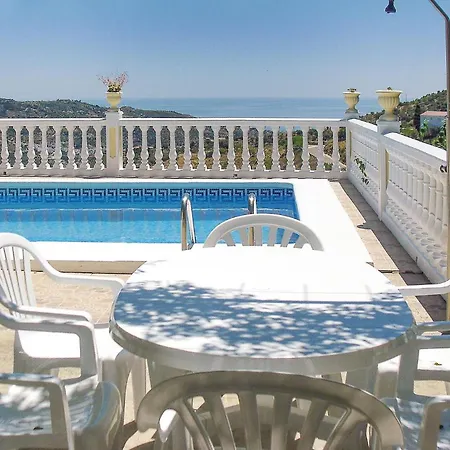 Holiday home Gorgeous In Corumbela